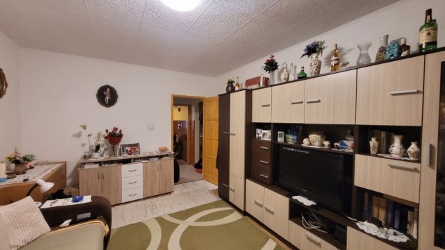 Eladó panellakás, Pécsett 48.999 M Ft, 2 szobás