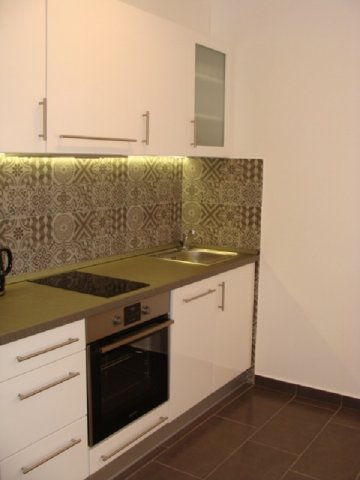 Kiadó téglalakás, albérlet, Pécsett 180 E Ft / hó, 2 szobás