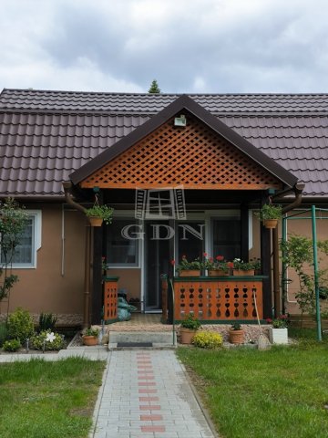 Eladó családi ház, Szigetmonostorban 37.9 M Ft, 2+1 szobás