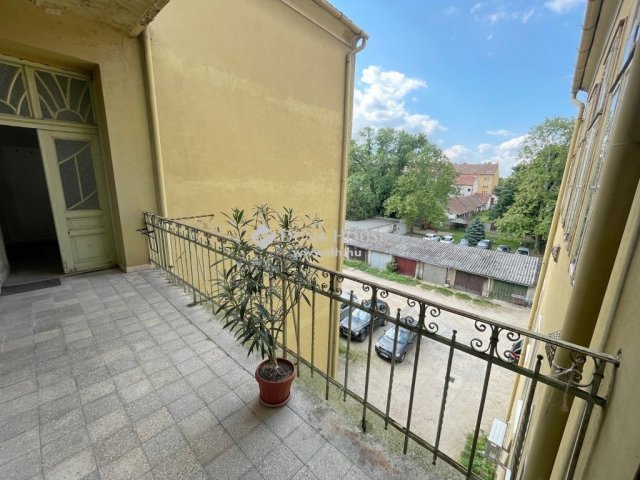 Eladó téglalakás, Szombathelyen 26.9 M Ft, 2 szobás