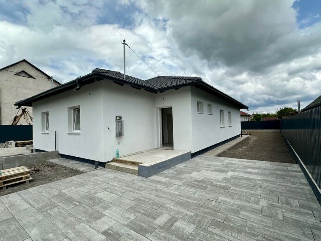 Eladó ikerház, Tárnokon 81.5 M Ft, 4 szobás