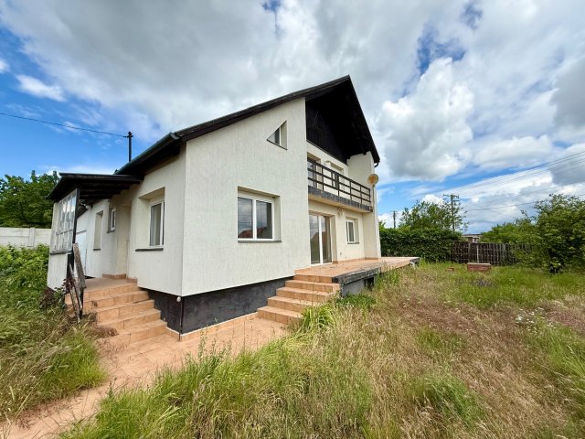 Eladó családi ház, Balatonalmádiban 109.9 M Ft, 4 szobás