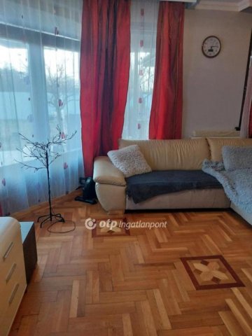 Eladó családi ház, Tégláson 60 M Ft, 1+2 szobás