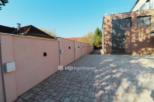 Eladó téglalakás, Zamárdiban 106.9 M Ft, 2 szobás