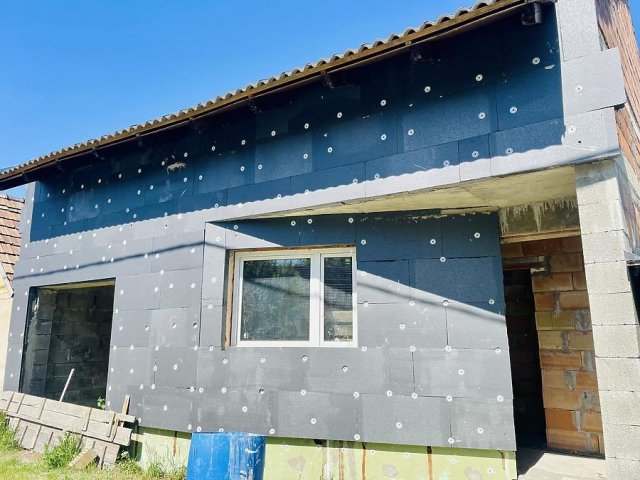Eladó családi ház, Vácon 60 M Ft, 4 szobás