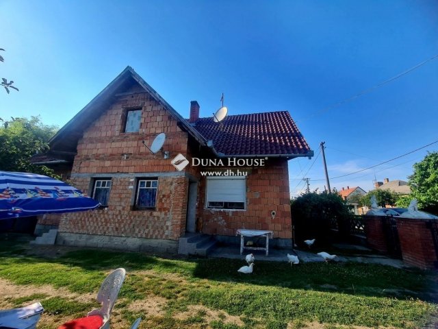 Eladó családi ház, Szentlőrincen 37.7 M Ft, 4 szobás