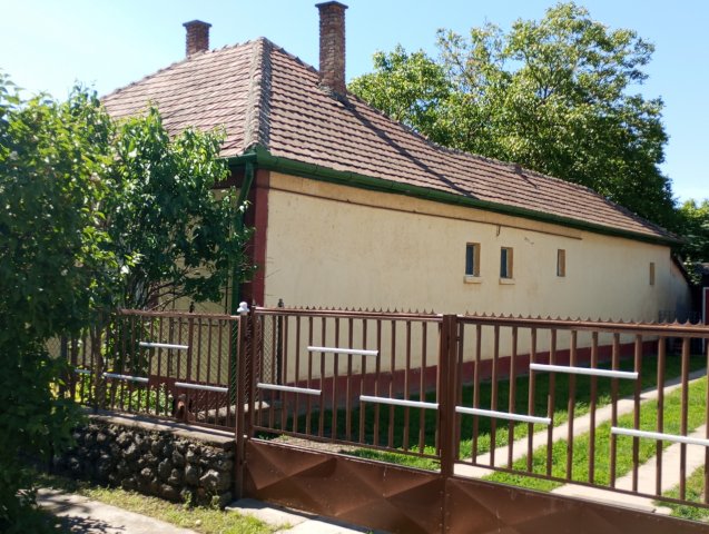 Eladó családi ház, Füzesabonyban 25.5 M Ft, 3 szobás