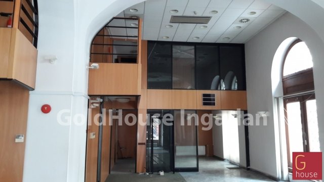 Kiadó üzlethelyiség, Budapesten, VI. kerületben 3232 E Ft / hó