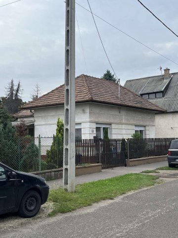 Eladó családi ház, Budapesten, XVIII. kerületben, Losonc utcában