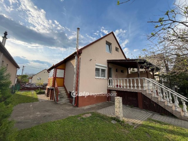 Eladó családi ház, Debrecenben 98 M Ft, 3 szobás
