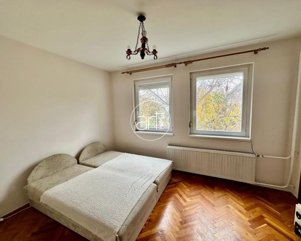 Kiadó téglalakás, albérlet, Szegeden 240 E Ft / hó, 3+1 szobás
