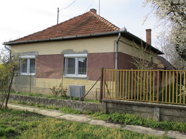 Eladó családi ház, Jászboldogházán 16.8 M Ft, 1+1 szobás