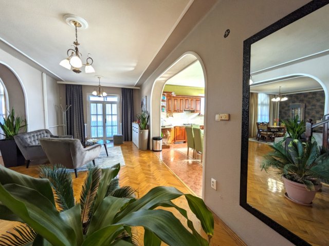 Eladó családi ház, Debrecenben 99.9 M Ft, 5 szobás