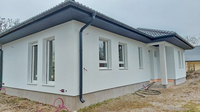 Eladó családi ház, Ráckevén 79.9 M Ft, 5 szobás