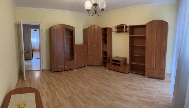 Eladó panellakás, Dunaújvárosban 31.9 M Ft, 1+2 szobás