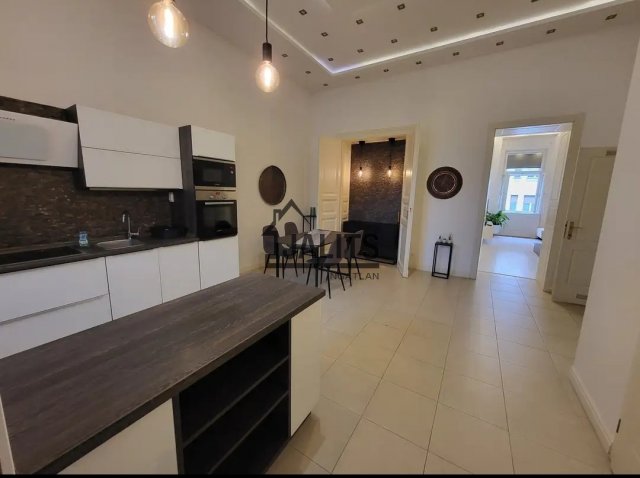 Kiadó téglalakás, albérlet, Budapesten, V. kerületben, 2 szobás