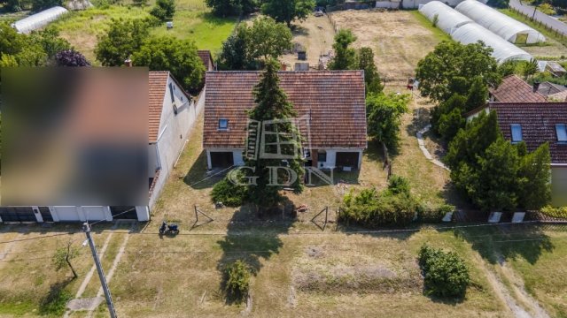 Eladó ikerház, Turán 32.99 M Ft, 6+4 szobás