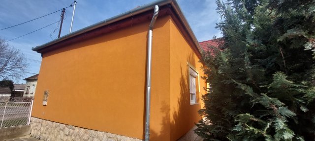 Eladó családi ház, Dombóváron 24.5 M Ft, 2 szobás