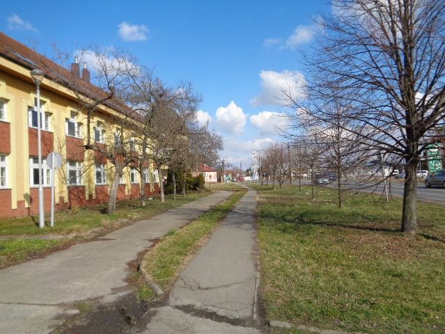 Eladó iroda, Kalocsán 194.94 M Ft, 1 szobás