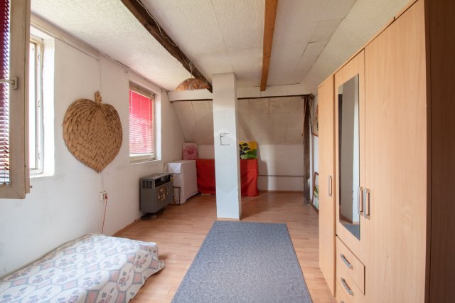 Eladó családi ház, Tatabányán 34.99 M Ft, 3 szobás
