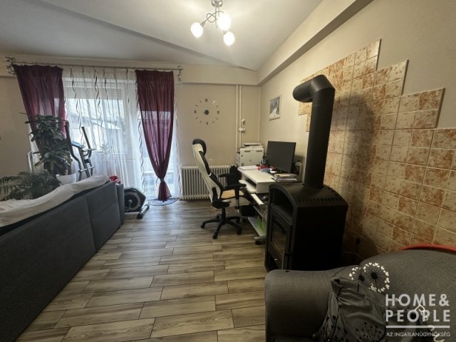 Eladó családi ház, Hódmezővásárhelyen 63.8 M Ft, 4 szobás