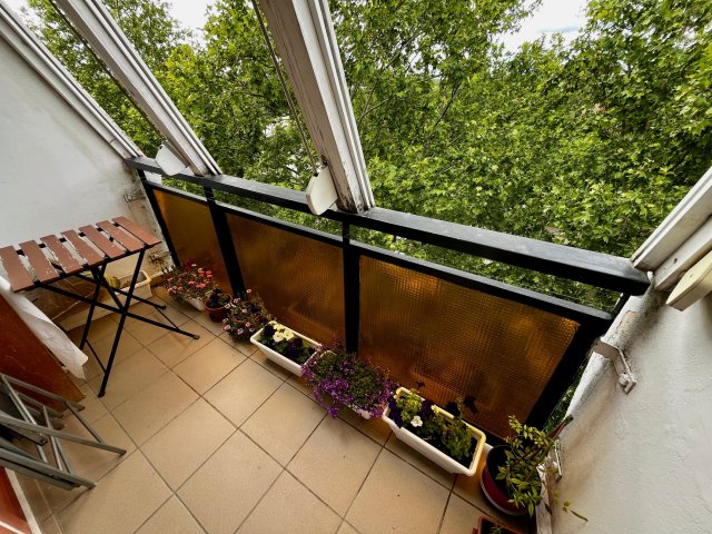 Eladó panellakás, Pécsett 43.4 M Ft, 2+1 szobás