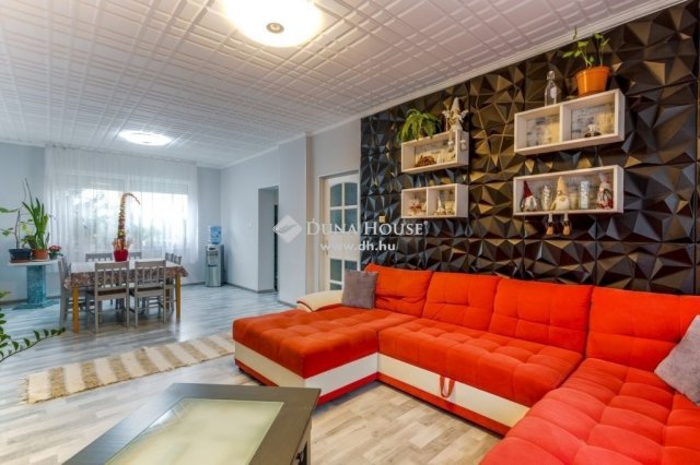 Eladó ikerház, Gödön 105 M Ft, 5 szobás / költözzbe.hu