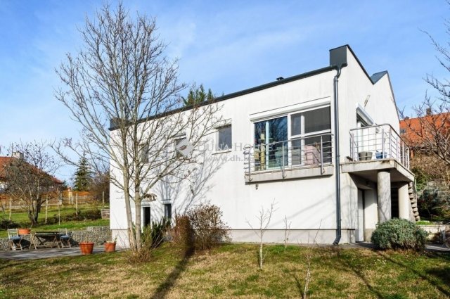 Eladó családi ház, Szentendrén 299 M Ft, 4 szobás