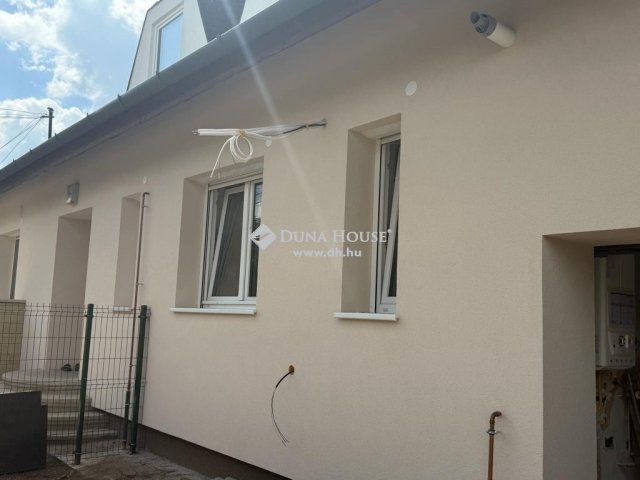 Eladó téglalakás, Vecsésen 80.5 M Ft, 4 szobás