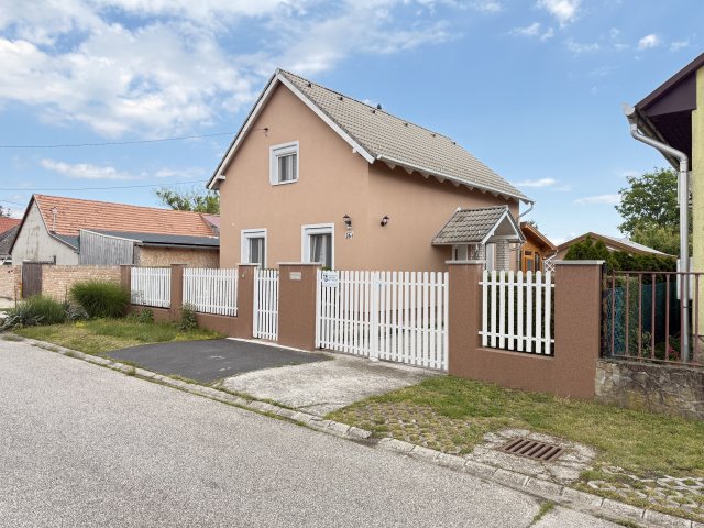 Eladó családi ház, Ercsiben 84.9 M Ft, 5 szobás