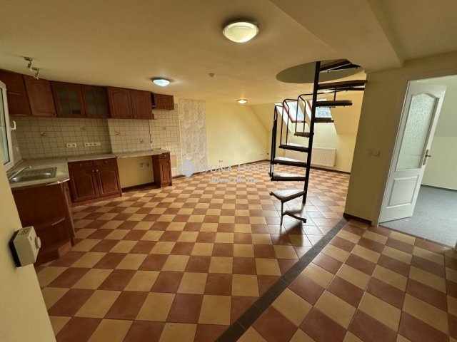 Kiadó téglalakás, albérlet, Dunakeszin 290 E Ft / hó, 5 szobás