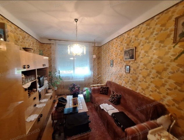 Eladó téglalakás, Kecskeméten 38.5 M Ft, 2 szobás