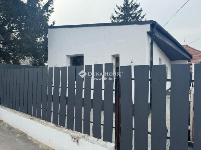 Eladó családi ház, Budapesten, XVIII. kerületben 59.9 M Ft