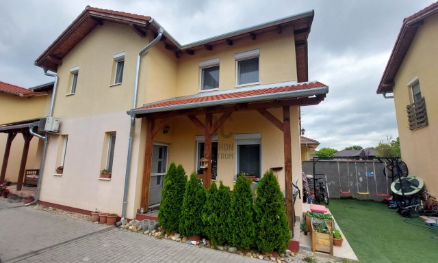 Eladó ikerház, Üllőn 78.9 M Ft, 4 szobás / költözzbe.hu