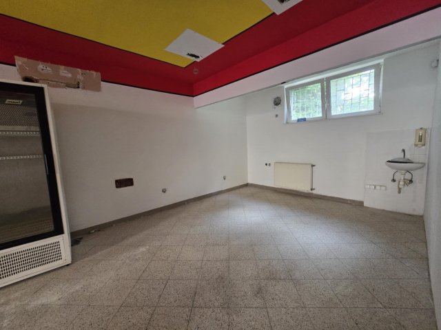 Eladó üzlethelyiség, Kaposszekcsőn 18.9 M Ft, 3 szobás