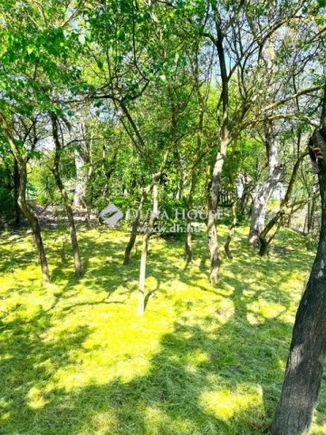 Eladó családi ház, Únyon 16.5 M Ft, 2 szobás