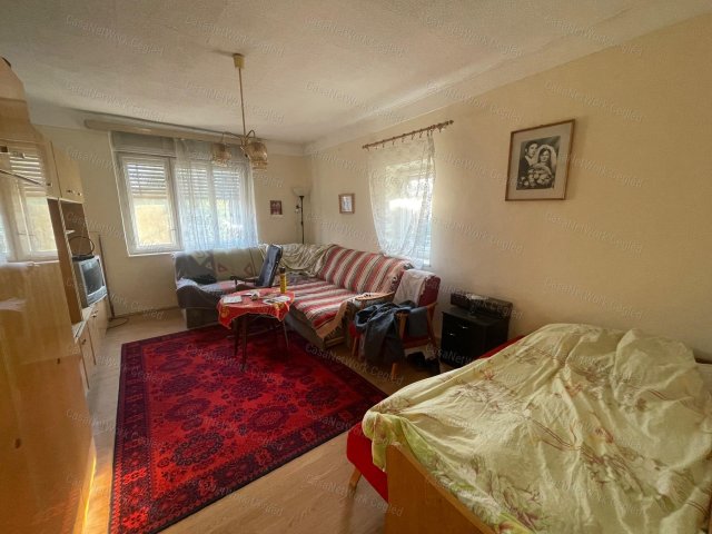 Eladó családi ház, Tiszaföldváron 9.9 M Ft, 3 szobás
