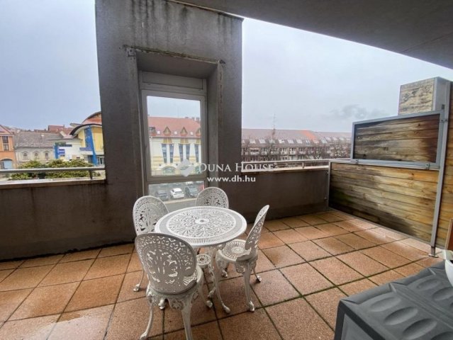 Kiadó téglalakás, albérlet, Pécsett 199 E Ft / hó, 2 szobás