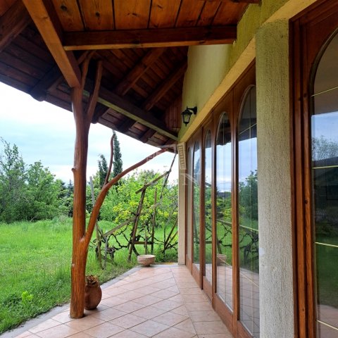Eladó családi ház, Balatonakarattyán 155 M Ft, 5 szobás