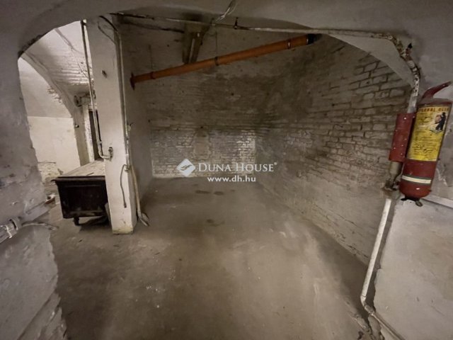 Kiadó ipari ingatlan, Budapesten, VII. kerületben 300 E Ft / hó