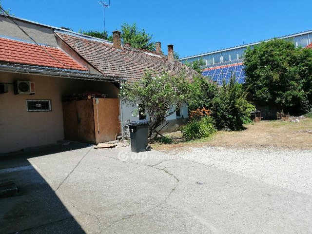 Eladó téglalakás, Siklóson 9.89 M Ft, 2 szobás