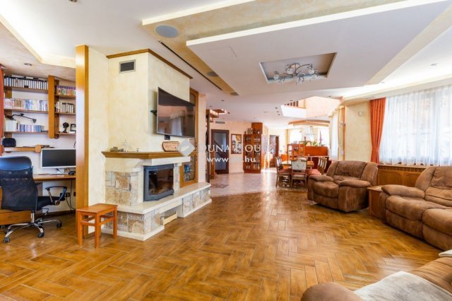 Eladó családi ház, Kistarcsán 329 M Ft, 5 szobás