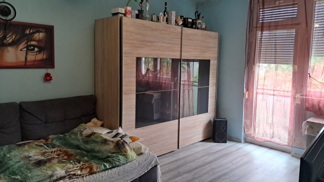 Eladó téglalakás, Szolnokon 22.9 M Ft, 1+1 szobás