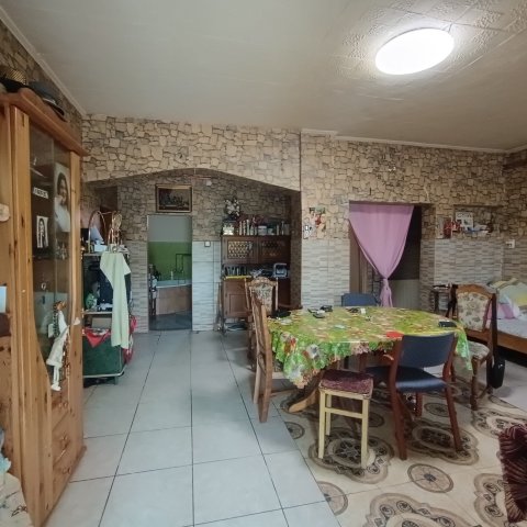 Eladó családi ház, Zalakomáron 33 M Ft, 4 szobás