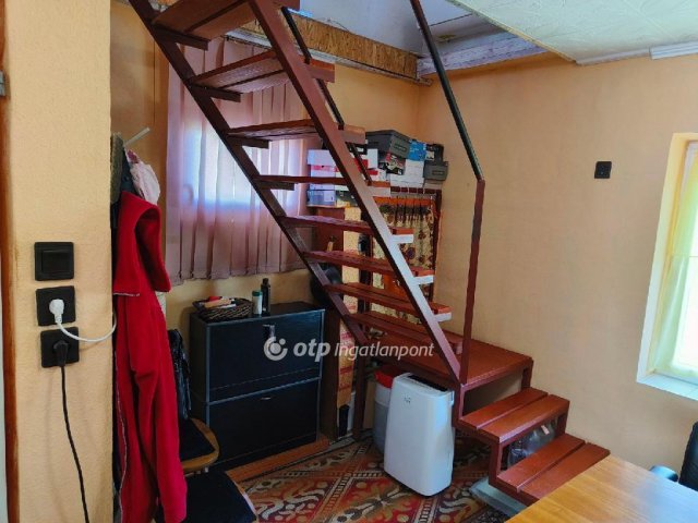 Eladó családi ház, Besenyszögön 19.99 M Ft, 1 szobás