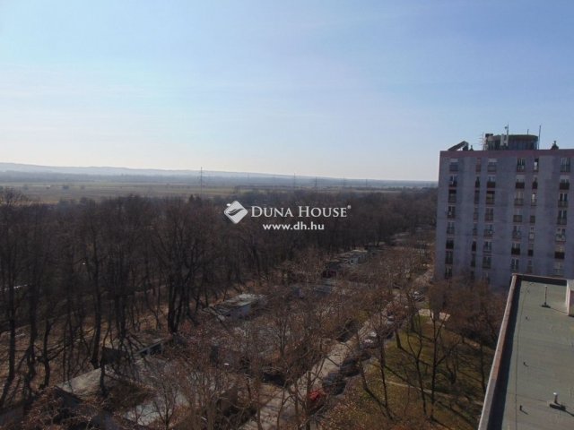 Eladó panellakás, Pécsett 36.9 M Ft, 2 szobás