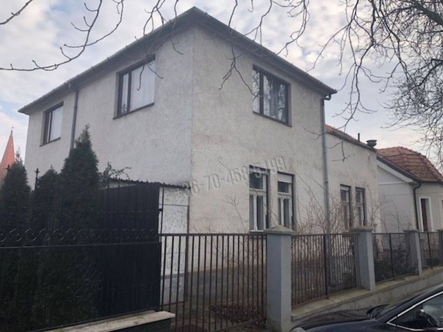 Eladó családi ház, Keszthelyen 128 M Ft, 6 szobás