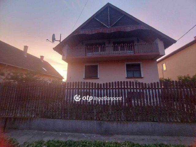 Eladó családi ház, Debrecenben 130 M Ft, 5 szobás