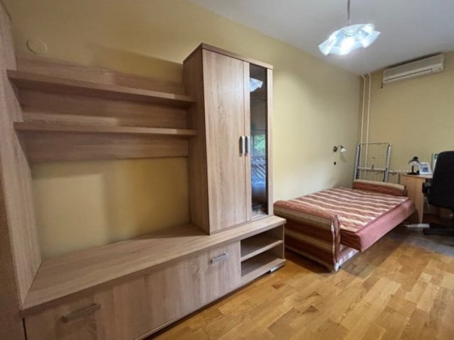 Kiadó téglalakás, albérlet, Pécsett 170 E Ft / hó, 3 szobás