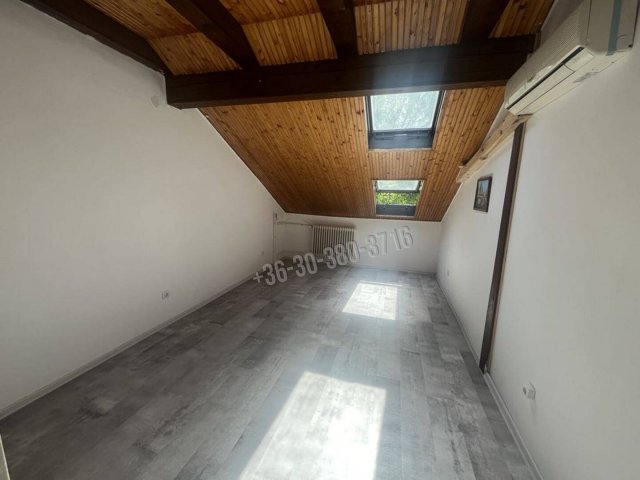 Eladó téglalakás, Dunaújvárosban 34.9 M Ft, 3 szobás